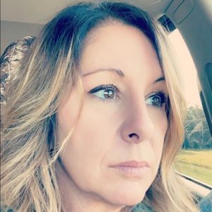 Meet your Posher, Liz